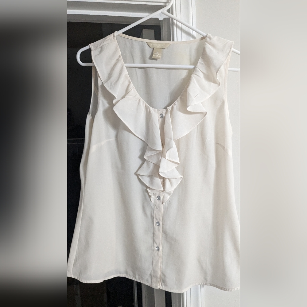 Sleeveless blouse